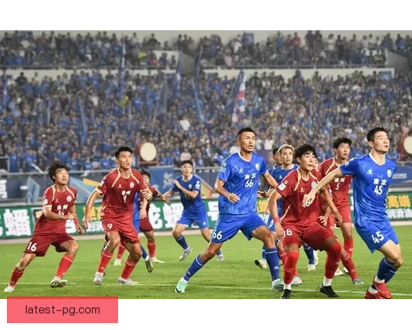 吴曦力压韦世豪时隔五年再夺中国金球奖见证老将坚持与荣耀归来时刻 吴曦力压韦世豪时隔五年再夺中国金球奖见证老将坚持与荣耀归来时刻