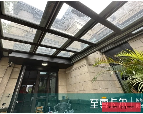 顶棚开合系统可比案例，场馆运营与安全标准并重